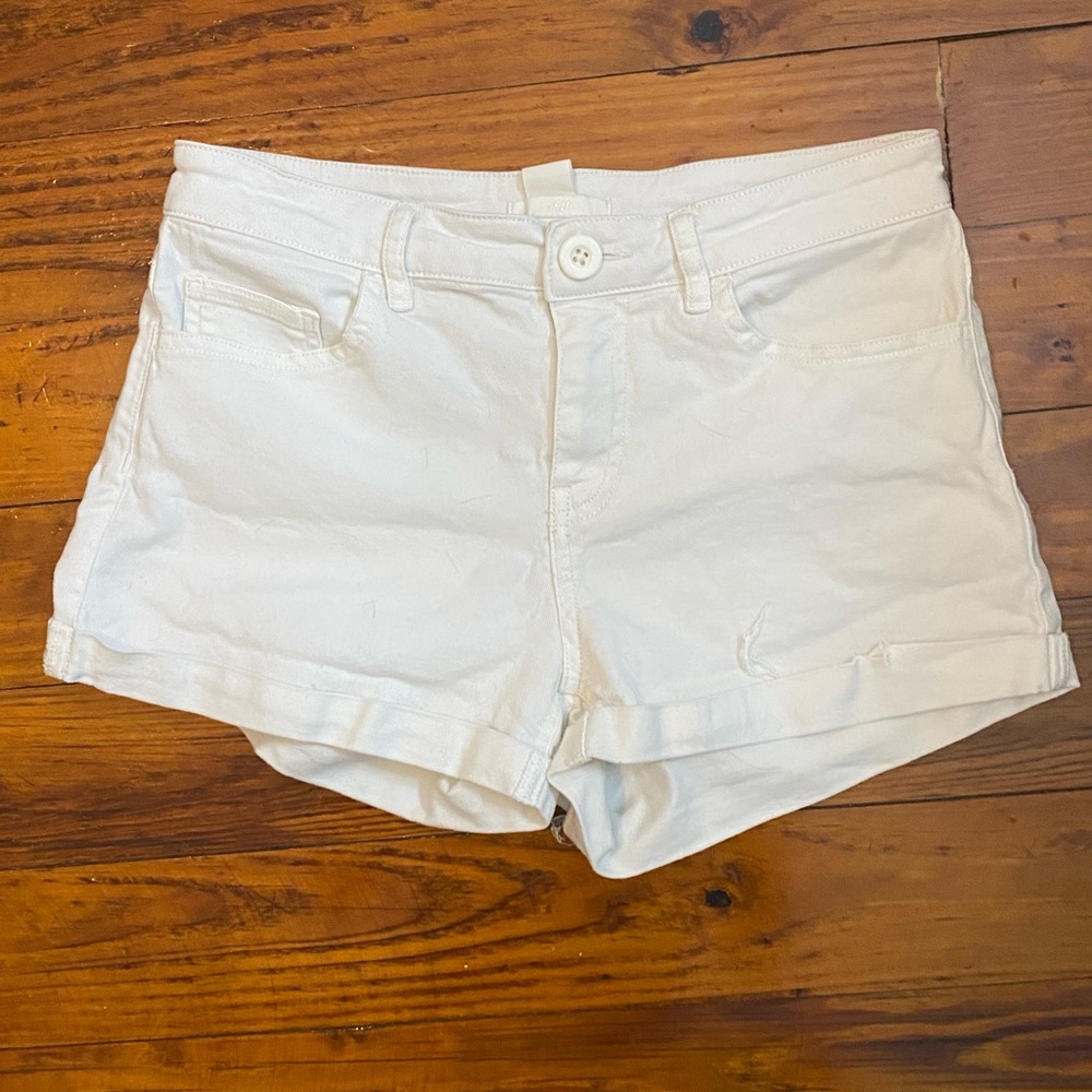 h&m white denim low rise shorts